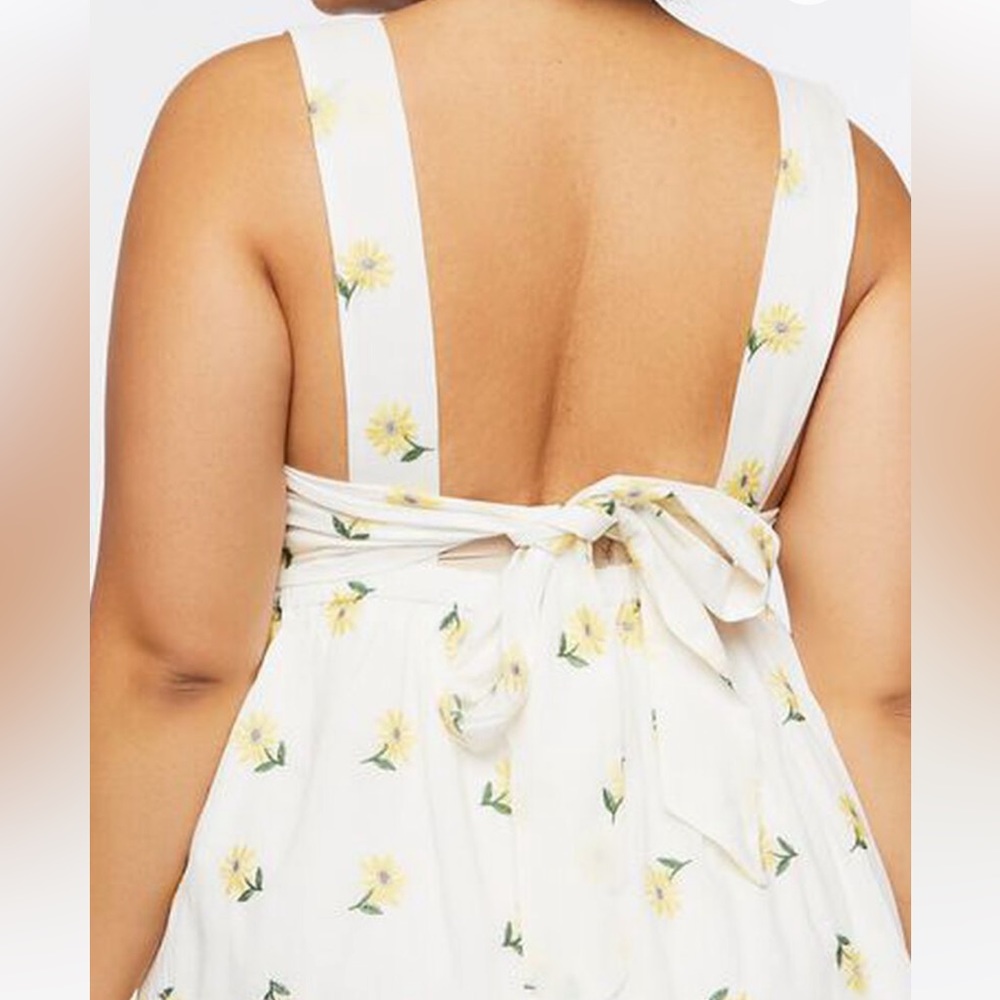 NWT FOREVER 21 dress with pockets. Tie back straps and square cut neck line - Picture 2 of 9